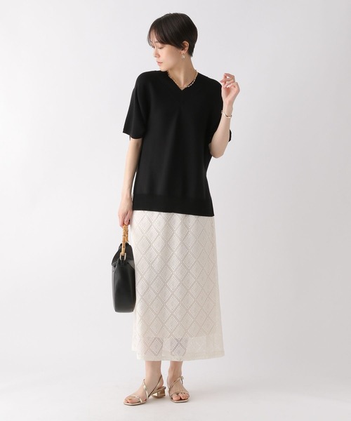 Elura(エルーラ)の「<WEB限定|第三弾ニット>華奢見えドルマンVネックニット/492597(ニット/セーター・レディース・ブラック/カーキ/ブラウン系その他2/ホワイト/ライトグレー・MEDIUM/X-LARGE)」の8枚目の写真