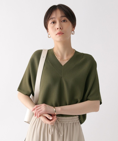 Elura(エルーラ)の「<WEB限定|第三弾ニット>華奢見えドルマンVネックニット/492597(ニット/セーター・レディース・ブラック/カーキ/ブラウン系その他2/ホワイト/ライトグレー・MEDIUM/X-LARGE)」の16枚目の写真