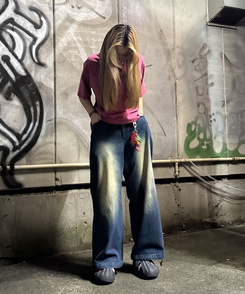 ATMARK(アットマーク)の「《2サイズ展開 / UNISEX 》バックアーチロゴ バギーデニム(デニムパンツ・メンズ・ブラック/インディゴブルー/ピンク・LARGE/MEDIUM)」の5枚目の写真