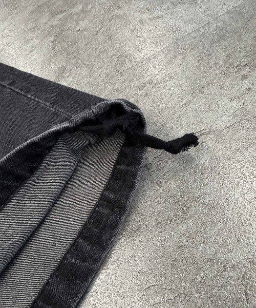 ATMARK(アットマーク)の「《2サイズ展開 / UNISEX 》バックアーチロゴ バギーデニム(デニムパンツ・メンズ・ブラック/インディゴブルー/ピンク・LARGE/MEDIUM)」の13枚目の写真