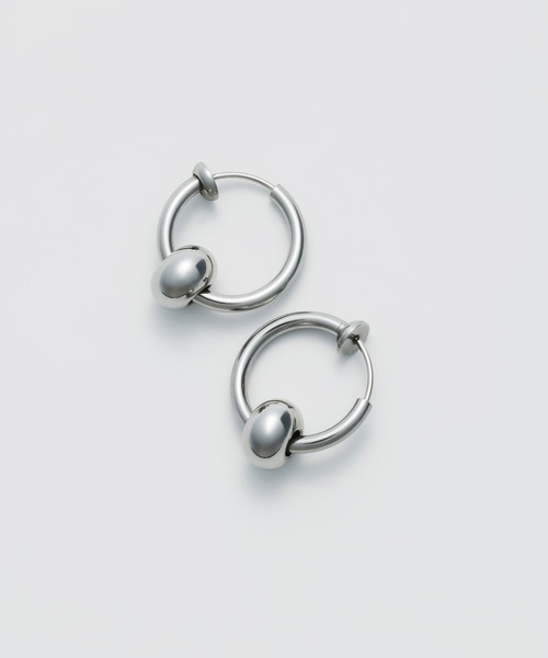 WYZ surgical stainless(ダブリューワイジィーサージカルステンレス)の「【 金属アレルギー対応 】モチーフ フープイヤリング サージカルステンレス (両耳用)(イヤリング・メンズ・シルバー/ブラック・FREE)」の6枚目の写真