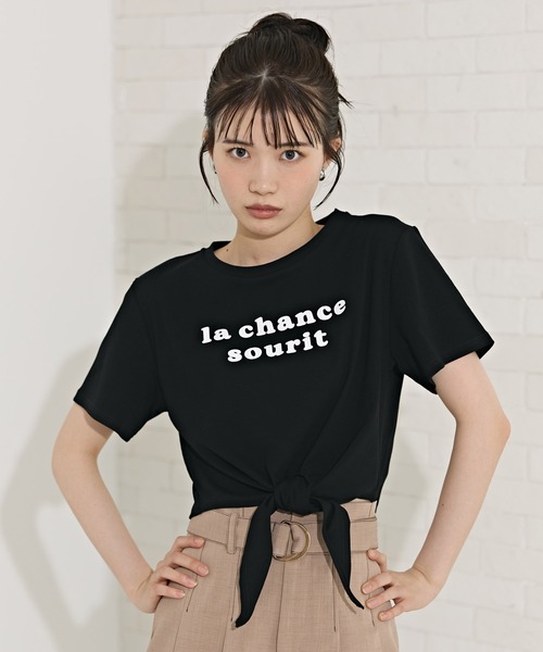REDYAZEL(レディアゼル)の「フロントリボンTシャツ(Tシャツ/カットソー・レディース・ボルドー/ブラック/オフホワイト・FREE)」の1枚目の写真