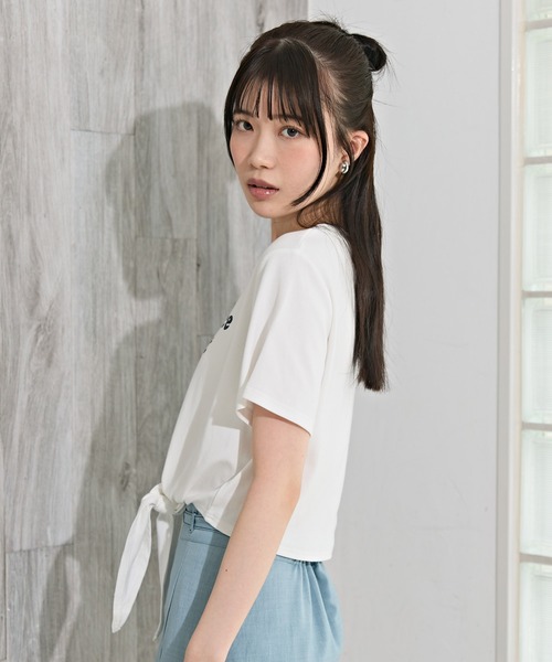 REDYAZEL(レディアゼル)の「フロントリボンTシャツ(Tシャツ/カットソー・レディース・ボルドー/ブラック/オフホワイト・FREE)」の4枚目の写真