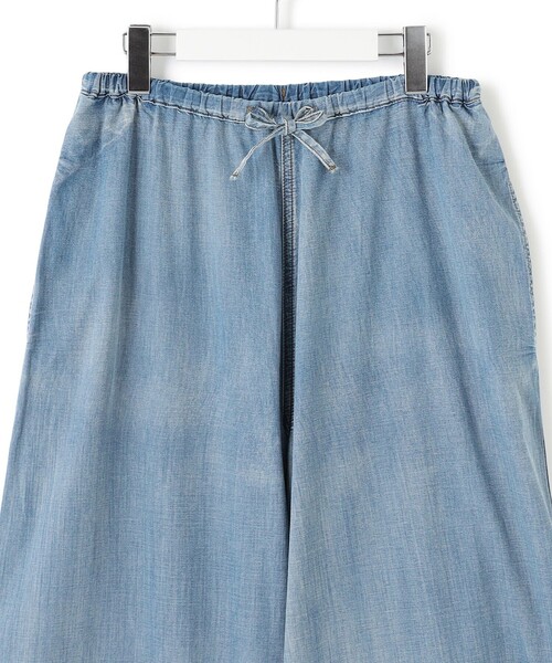 J.PRESS YORK STREET（ジェイプレスヨークストリート）の「【WOMEN】ダンガリーワイド デニムパンツ（その他パンツ・レディース・ネイビー系/ダルブルー系・F）」の4枚目の写真