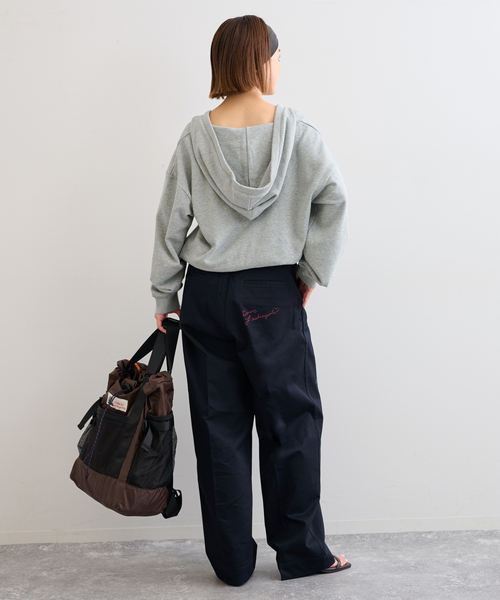 U by SPICK&SPAN（ユーバイスピックアンドスパン）の「Vネック裏毛フーディー（パーカー・レディース・ホワイト/チャコールグレー・FREE）」の12枚目の写真