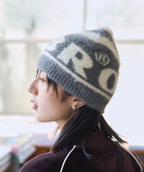 FREAK'S STORE（フリークスストア）の「UMBRO × FREAK'S STORE/アンブロ 別注 モヘアロゴビーニー（ニットキャップ/ビーニー・レディース・ネイビー/ブラウン/ブラック/グレー/ナチュラル・ONE SIZE）」の7枚目の写真