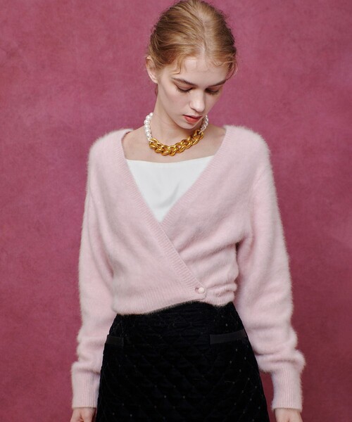 LOULOU WILLOUGHBY（ルルウィルビー）の「【LOULOU WILLOUGHBY】カシミヤブレンドファー加工Ｖカーディガン（カーディガン/ボレロ・レディース・ライトベージュ/ライトピンク/ブラック/キャメル・2）」の11枚目の写真