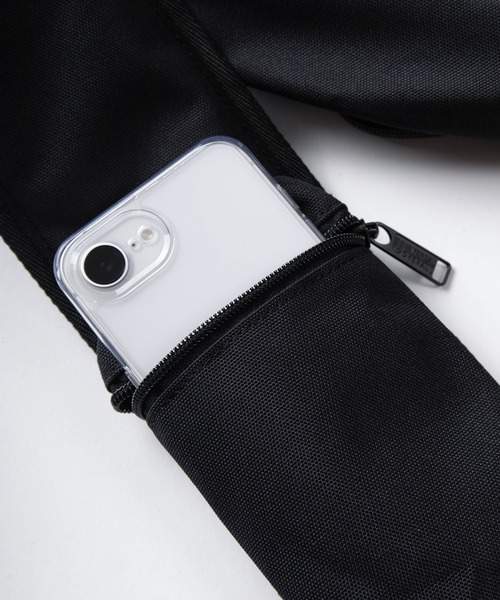 UNIVERSAL OVERALL（ユニバーサルオーバーオール）の「【94】【UNIVERSAL OVERALL/ユニバーサルオーバーオール】ワンポイント Uロゴ ピスネームタグデザイン ワンショルダー ボディワラバッグ/12L（ボディバッグ/ウエストポーチ・メンズ・ブラック/チャコールグレー/ライトグレー/ネイビー・FREE）」の10枚目の写真