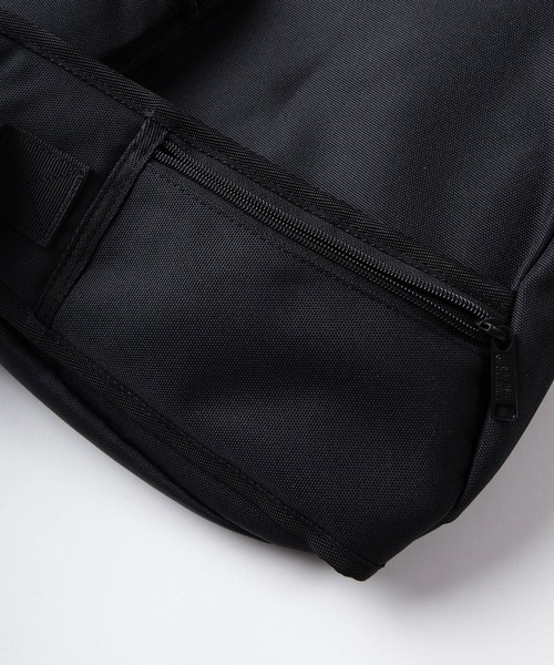 UNIVERSAL OVERALL（ユニバーサルオーバーオール）の「【94】【UNIVERSAL OVERALL/ユニバーサルオーバーオール】ワンポイント Uロゴ ピスネームタグデザイン ワンショルダー ボディワラバッグ/12L（ボディバッグ/ウエストポーチ・メンズ・ブラック/チャコールグレー/ライトグレー/ネイビー・FREE）」の13枚目の写真