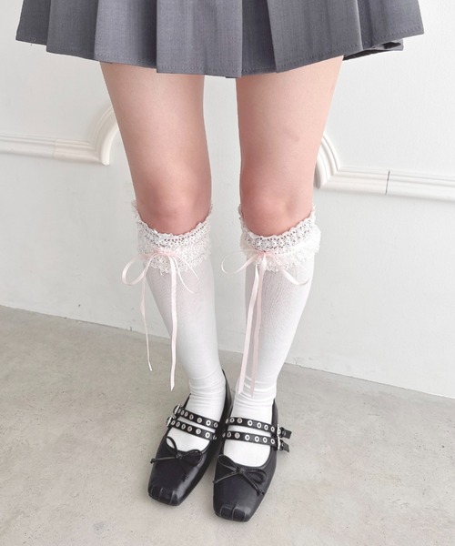 Loueme（ルエム）の「リボン通しトーションレースハイソックス（ソックス/靴下・レディース・ホワイト/ピンク/ブラック/ライトブルー・FREE）」の19枚目の写真