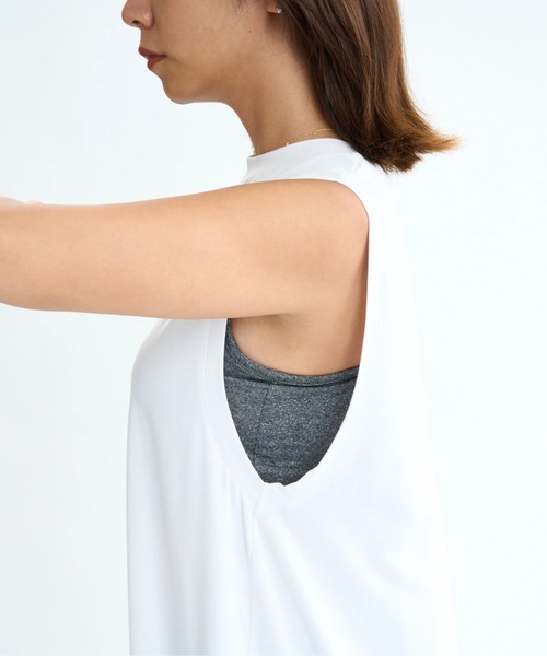 ROXY（ロキシー）の「FEEL THE WIND TANK/ロキシー水陸両用速乾UVケアバックカッティングデザインノースリーブ・タンクトップ（水着）（タンクトップ・レディース・ホワイト/ブラック/ピンク・MEDIUM/LARGE/SMALL）」の12枚目の写真