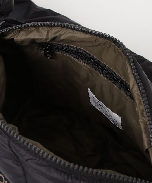 fridge（フリッジ）の「【TAION】タイオン MILITARY BANANA SHOULDER DOWN BAG-M＜MILITARY／SOFT SHELL＞ TAION-BBG02ALSML-1-M（ショルダーバッグ・メンズ・その他/ブラック/グリーン/その他1/ベージュ・ONESIZE）」の9枚目の写真