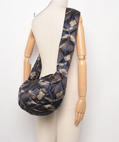 fridge（フリッジ）の「【TAION】タイオン MILITARY BANANA SHOULDER DOWN BAG-M＜MILITARY／SOFT SHELL＞ TAION-BBG02ALSML-1-M（ショルダーバッグ・メンズ・その他/ブラック/グリーン/その他1/ベージュ・ONESIZE）」の13枚目の写真