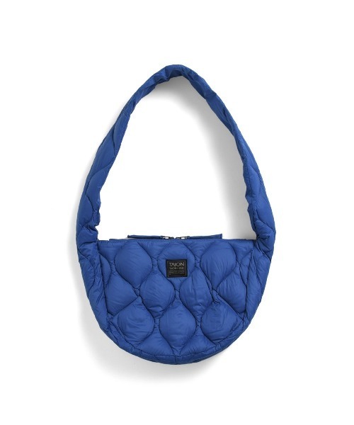 fridge（フリッジ）の「【TAION】タイオン MILITARY BANANA SHOULDER DOWN BAG-M＜MILITARY／SOFT SHELL＞ TAION-BBG02ALSML-1-M（ショルダーバッグ・メンズ・その他/ブラック/グリーン/その他1/ベージュ・ONESIZE）」の5枚目の写真