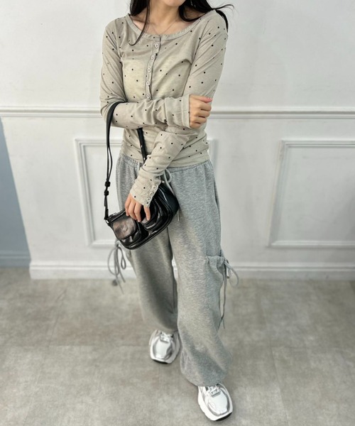 mebole（メボレ）の「Airy Dot Button Top（Tシャツ/カットソー・レディース・アイボリー/グレー・FREE）」の6枚目の写真