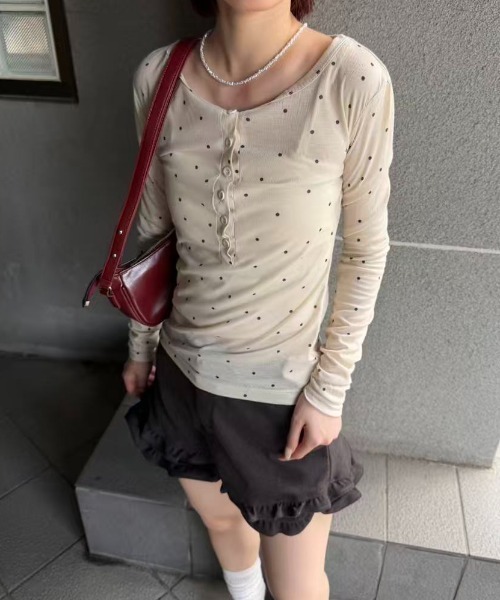 mebole(メボレ)の「Airy Dot Button Top(Tシャツ/カットソー・レディース・アイボリー/グレー・FREE)」の9枚目の写真