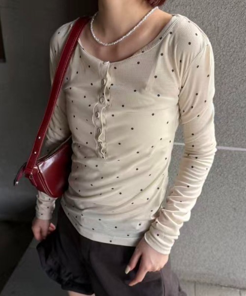 mebole(メボレ)の「Airy Dot Button Top(Tシャツ/カットソー・レディース・アイボリー/グレー・FREE)」の13枚目の写真