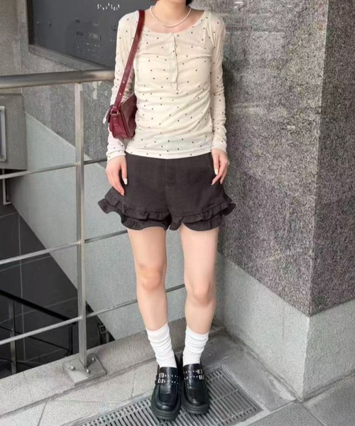 mebole(メボレ)の「Airy Dot Button Top(Tシャツ/カットソー・レディース・アイボリー/グレー・FREE)」の16枚目の写真