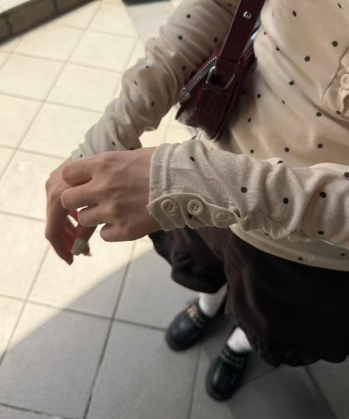 mebole(メボレ)の「Airy Dot Button Top(Tシャツ/カットソー・レディース・アイボリー/グレー・FREE)」の21枚目の写真