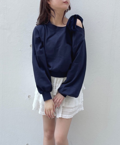 one way（ワンウェイ）の「リボンワンショルトレーナー（スウェット・レディース・グレー/ネイビー/アイボリー/チャコールグレー/ブラック/レッド/ブルー/ピンク・FREE）」の6枚目の写真