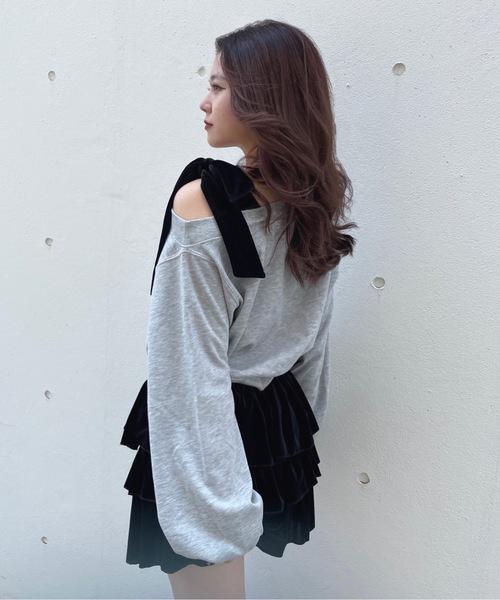 one way（ワンウェイ）の「リボンワンショルトレーナー（スウェット・レディース・グレー/ネイビー/アイボリー/チャコールグレー/ブラック/レッド/ブルー/ピンク・FREE）」の5枚目の写真