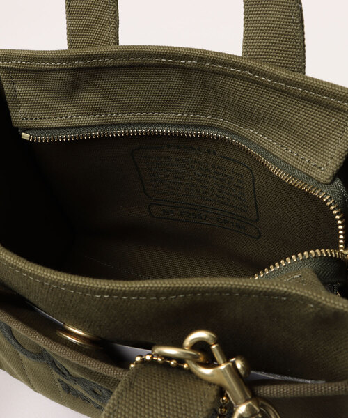 COACH（コーチ）の「カーゴ トート 26（トートバッグ・レディース・グリーン系その他・ONE）」の6枚目の写真