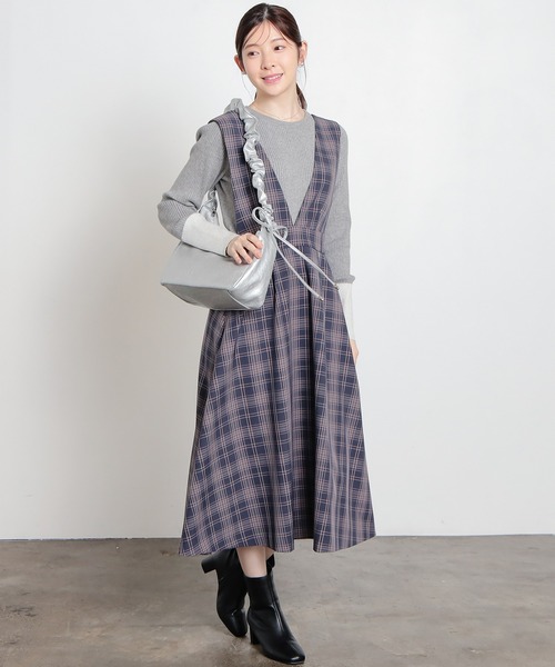 Honeys（ハニーズ）の「袖配色ニット（ニット/セーター・レディース・ミント/杢グレー/ブラック×ブルー/ブラック/ホワイト×ブルー/アイボリー/ホワイト×イエロー/グレー系その他・L/S/M）」の17枚目の写真