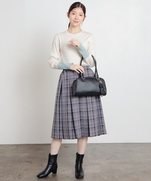 Honeys（ハニーズ）の「袖配色ニット（ニット/セーター・レディース・ミント/杢グレー/ブラック×ブルー/ブラック/ホワイト×ブルー/アイボリー/ホワイト×イエロー/グレー系その他・L/S/M）」の20枚目の写真