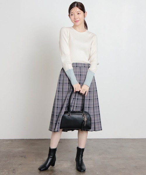 Honeys（ハニーズ）の「袖配色ニット（ニット/セーター・レディース・ミント/杢グレー/ブラック×ブルー/ブラック/ホワイト×ブルー/アイボリー/ホワイト×イエロー/グレー系その他・L/S/M）」の21枚目の写真