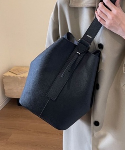 Ritzy(リッツィー)の「バケットショルダーバック(ショルダーバッグ・レディース・モカ/ブラック/ブラウン系1・FREE)」の6枚目の写真