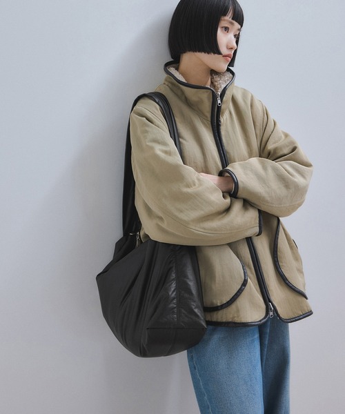 ADAM ET ROPE'(アダムエロペ)の「ボックスギャザーワンショルダーバッグ(ショルダーバッグ・レディース・ベージュ/ブラック・FREE)」の4枚目の写真