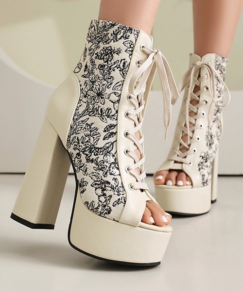 DURAS(デュラス)の「フローラルジャカードショートブーツ/レースアップブーツ(ブーツ・レディース・ブラック/アイボリー・MEDIUM/LARGE)」の6枚目の写真