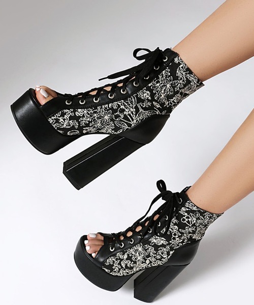 DURAS(デュラス)の「フローラルジャカードショートブーツ/レースアップブーツ(ブーツ・レディース・ブラック/アイボリー・MEDIUM/LARGE)」の9枚目の写真