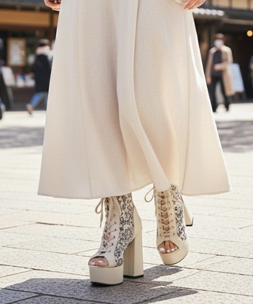 DURAS(デュラス)の「フローラルジャカードショートブーツ/レースアップブーツ(ブーツ・レディース・ブラック/アイボリー・MEDIUM/LARGE)」の15枚目の写真