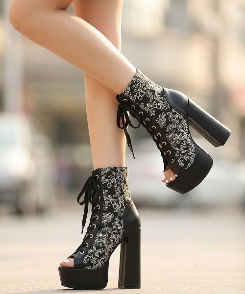 DURAS(デュラス)の「フローラルジャカードショートブーツ/レースアップブーツ(ブーツ・レディース・ブラック/アイボリー・MEDIUM/LARGE)」の18枚目の写真