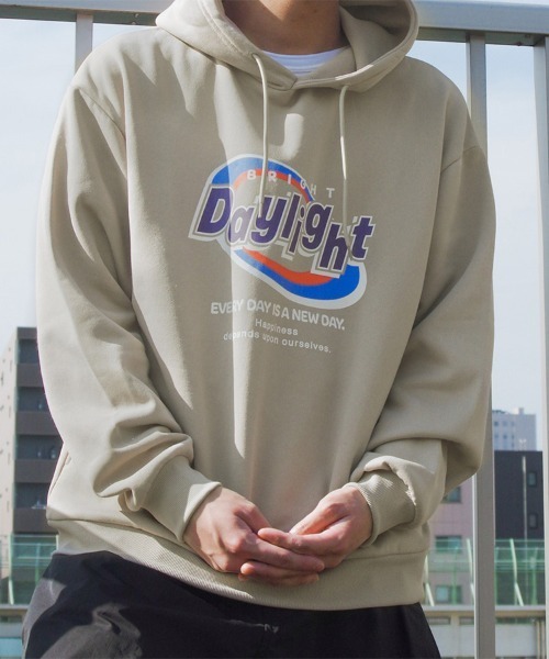 spiritoso(スピリトーゾ)の「【spiritoso】daylight ビッグプリント 裏起毛パーカー(パーカー・レディース・ベージュ/杢グレー/チャコールグレー・FREE)」の3枚目の写真
