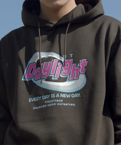 spiritoso(スピリトーゾ)の「【spiritoso】daylight ビッグプリント 裏起毛パーカー(パーカー・レディース・ベージュ/杢グレー/チャコールグレー・FREE)」の8枚目の写真