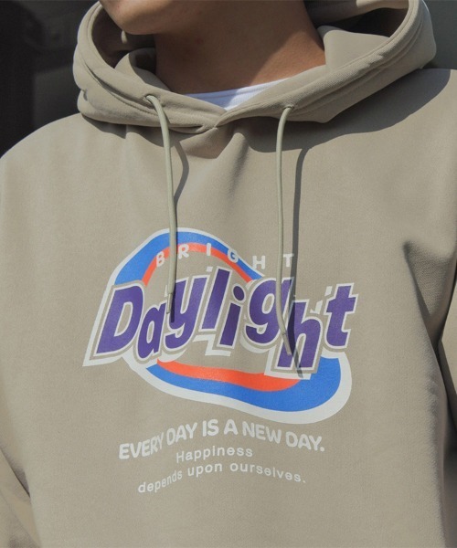 spiritoso(スピリトーゾ)の「【spiritoso】daylight ビッグプリント 裏起毛パーカー(パーカー・レディース・ベージュ/杢グレー/チャコールグレー・FREE)」の16枚目の写真