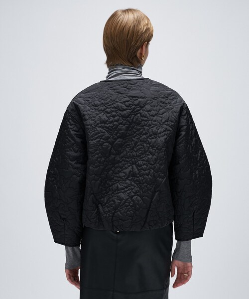 cloenc（クロエンス）の「【手洗い可】アートキルトショートブルゾン（ブルゾン・レディース・ブラック/オフホワイト・02）」の14枚目の写真