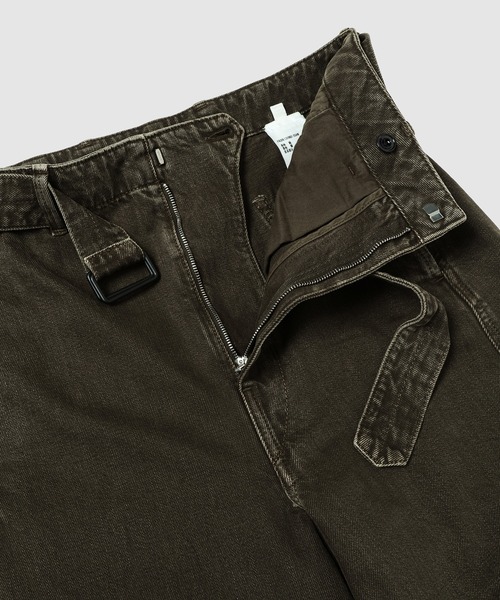 LEMAIRE(ルメール)の「TWISTED BELTED PANTS(その他パンツ・メンズ・パープル系その他4/モスグリーン・M/S)」の8枚目の写真