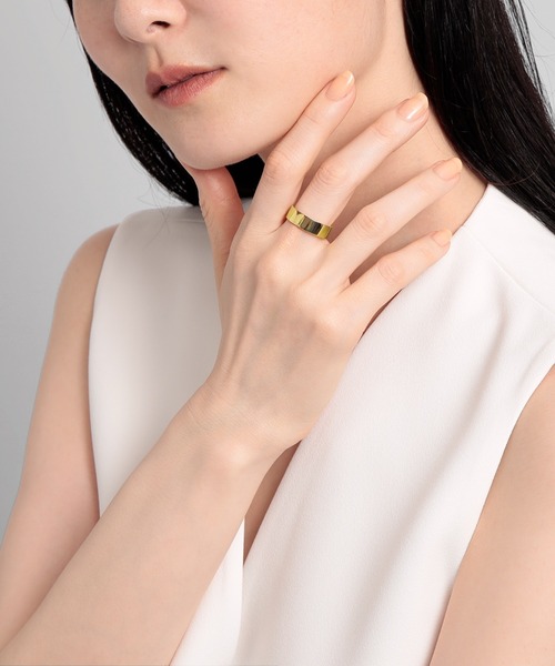 PLUS VENDOME（プラス ヴァンドーム）の「FINELINETATTOO_リング（リング・レディース・イエローゴールド・#11/#13）」の5枚目の写真
