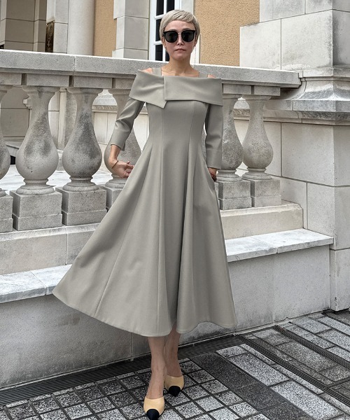JENNE(ジェンヌ)の「オフショルワンピース(静電・帯電防止生地)(ワンピース・レディース・ブラック/ベージュ系その他・LARGE/MEDIUM/SMALL)」の11枚目の写真