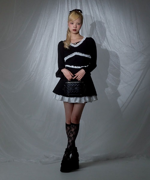 FickleBebe(フィクルベベ)の「レースフリルフレンチトップス(ニット/セーター・レディース・ホワイト/ブラック/グレー・FREE)」の14枚目の写真