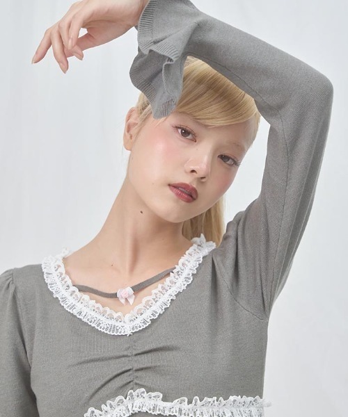 FickleBebe(フィクルベベ)の「レースフリルフレンチトップス(ニット/セーター・レディース・ホワイト/ブラック/グレー・FREE)」の7枚目の写真