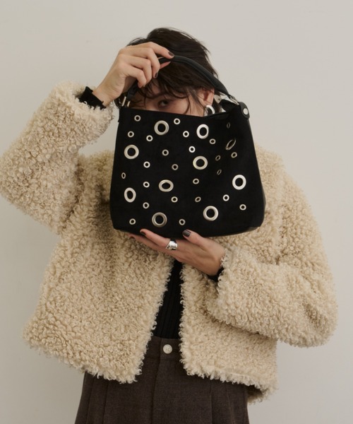 DFFUR.(ディフル)の「メタルアクセントスエードバッグ(ショルダーバッグ・レディース・ブラック/ブラウン・FREE)」の7枚目の写真