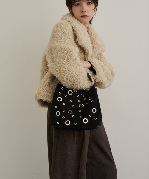 DFFUR.(ディフル)の「メタルアクセントスエードバッグ(ショルダーバッグ・レディース・ブラック/ブラウン・FREE)」の5枚目の写真