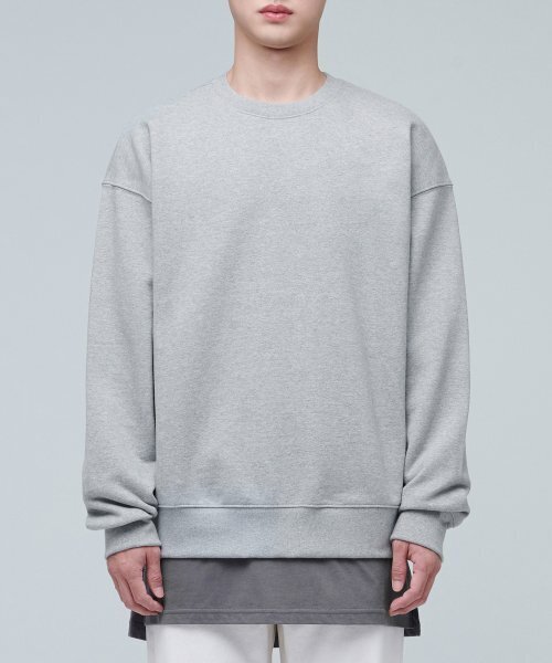 MUSINSA STANDARD（ムシンサスタンダード）の「レイヤードクルーネック長袖Tシャツ_ロング丈 [グレー]（Tシャツ/カットソー・メンズ・その他・SMALL/MEDIUM）」の3枚目の写真