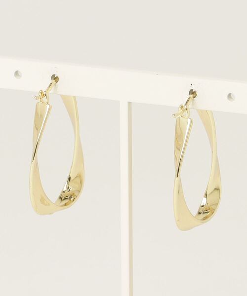 tunee（チュニー）の「【446616】ツイストボリュームフープピアス(RZ)（ピアス（両耳用）・レディース・ゴールド/シルバー・FREE）」の6枚目の写真