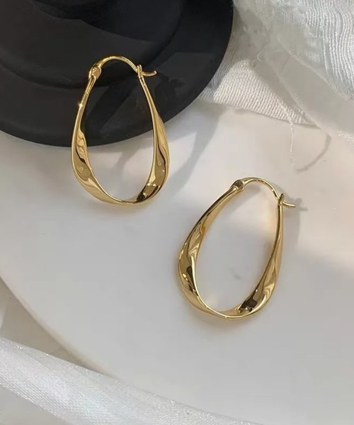 tunee（チュニー）の「【446616】ツイストボリュームフープピアス(RZ)（ピアス（両耳用）・レディース・ゴールド/シルバー・FREE）」の4枚目の写真