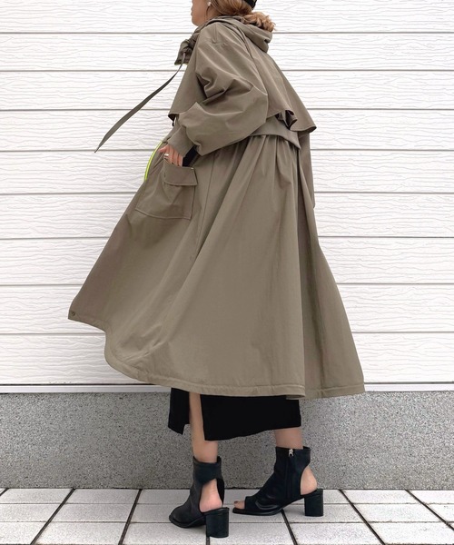 Q(キュー)の「リブドッキングミリタリーコート(ミリタリージャケット・レディース・チャコールグレー/カーキ・MEDIUM)」の1枚目の写真